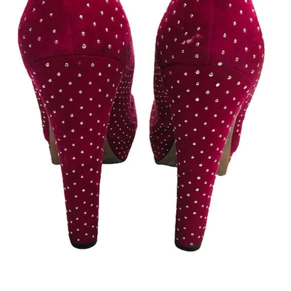 BCBG Size 9.5 Maxazria Heels with Diamond Studs - Picture 3 of 8